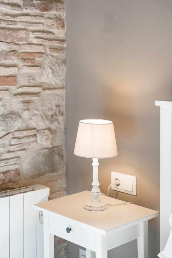 Revitalized Apartment In Historical Building Girona Exteriér fotografie