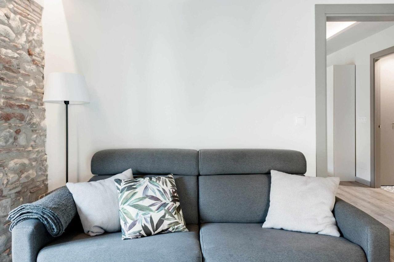 Revitalized Apartment In Historical Building Girona Exteriér fotografie